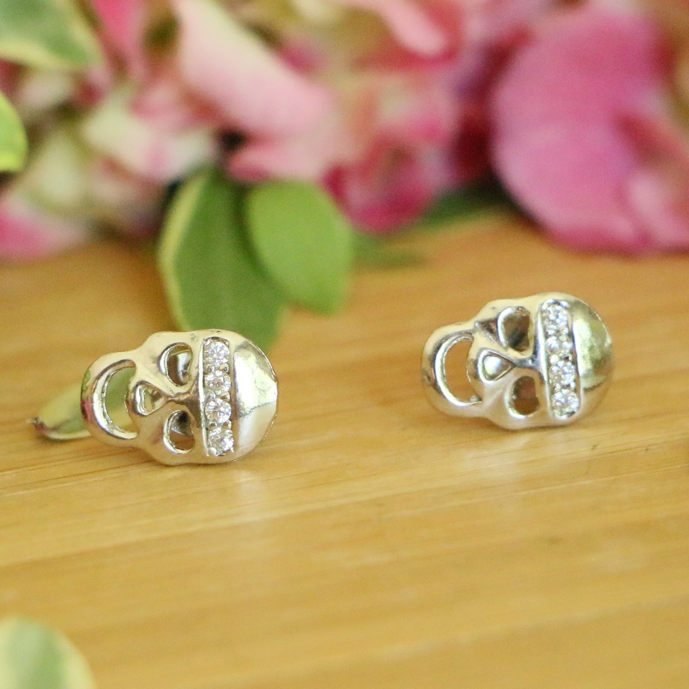 Sterling Silver Skull with Cubic Zirconia Stones - Picture 3 of 7
